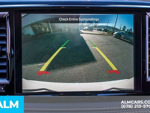 Used 2023 Chrysler Pacifica Touring-L image 43