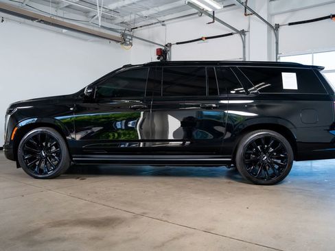 Used 2026 Cadillac Escalade ESV Platinum Sport w/ LPO, ONYX Package image 16
