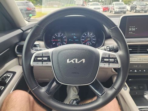 Used 2022 Kia Telluride EX image 24