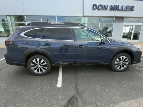 Used 2023 Subaru Outback Limited image 2