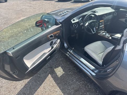 Used 2016 Mercedes-Benz SLK 300 image 28