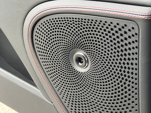 Used 2022 Bentley Flying Spur V8 AWD/4WD image 38