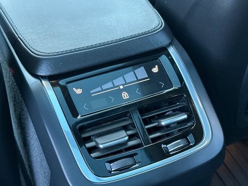 Certified 2023 Volvo XC90 B5 Plus AWD/4WD image 14