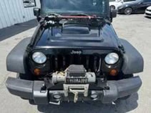 Used 2012 Jeep Wrangler Unlimited Rubicon w/ Connectivity Group AWD/4WD image 8