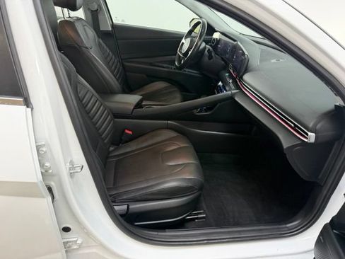 Certified 2023 Hyundai Elantra Limited FWD image 44