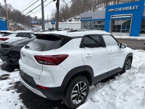 Used 2025 Chevrolet TrailBlazer LT w/ Convenience Package image 3