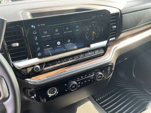 Used 2023 Chevrolet Silverado 1500 LT AWD/4WD image 5