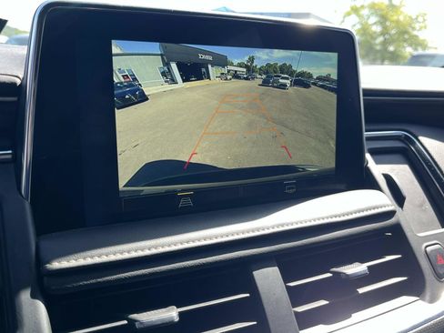 Used 2023 Chevrolet Suburban Premier AWD/4WD image 40