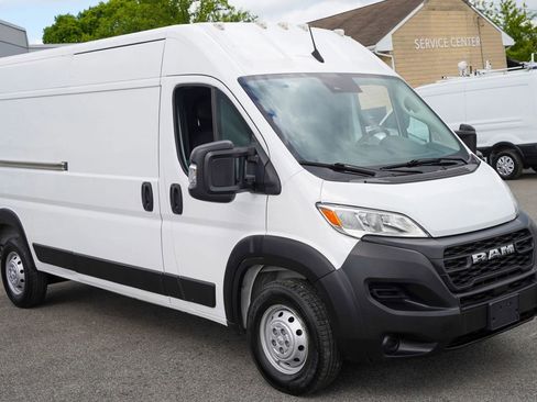 Used 2023 RAM ProMaster 2500 FWD image 8