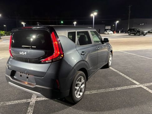 Used 2025 Kia Soul LX w/ LX Technology Package FWD image 6