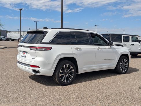 New 2025 Jeep Grand Cherokee Overland w/ Luxury Tech Group IV image 4