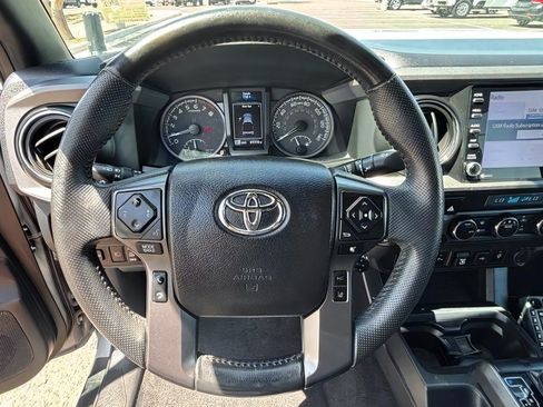Used 2021 Toyota Tacoma TRD Off-Road w/ Technology Package AWD/4WD image 12