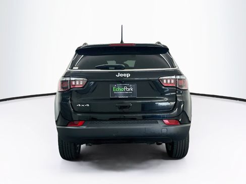 Used 2023 Jeep Compass Latitude w/ Sun and Sound Group AWD/4WD image 7