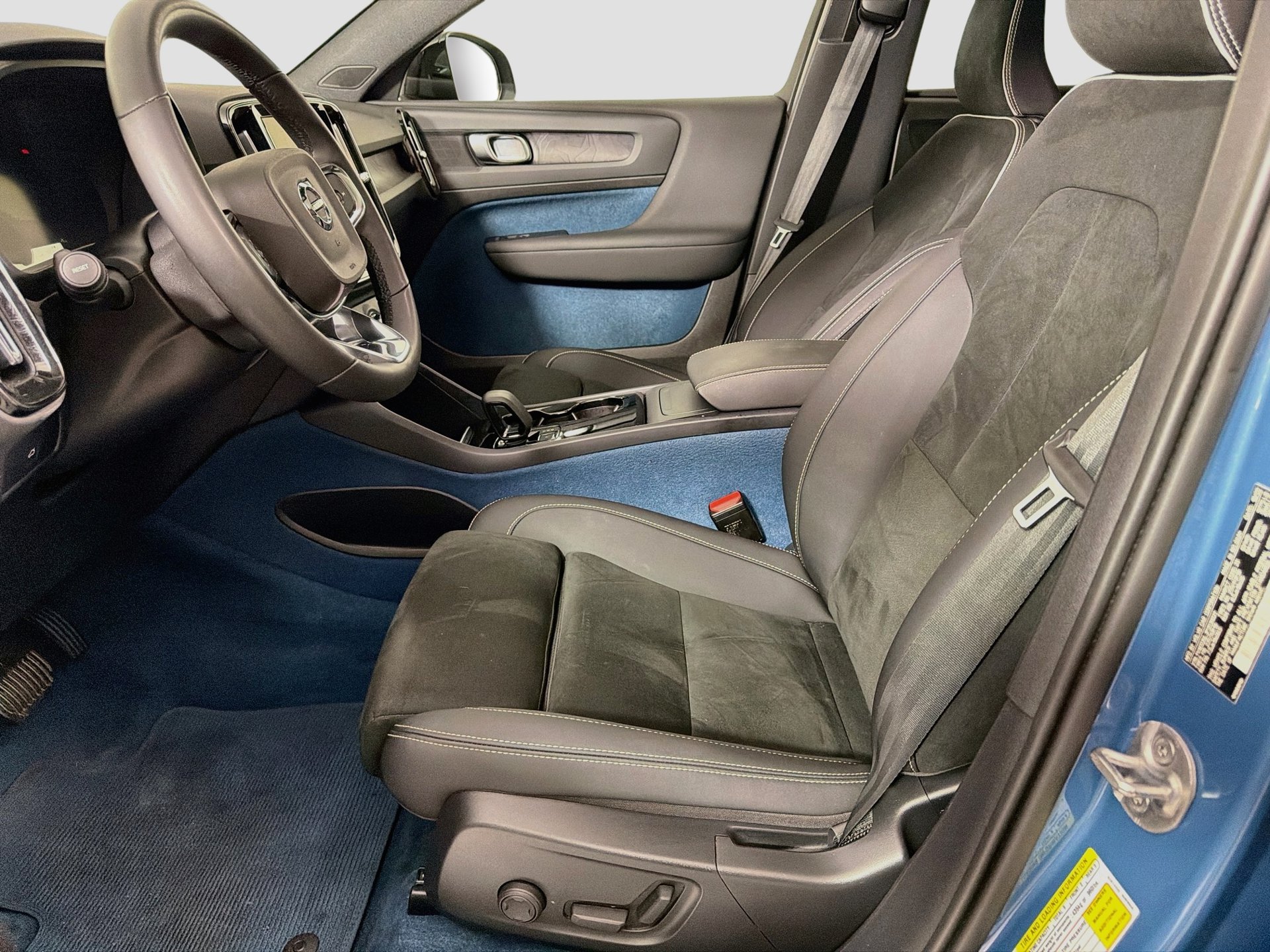 Certified 2023 Volvo C40 P8 Recharge Plus AWD/4WD image 22