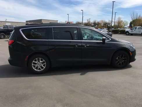 Used 2020 Chrysler Voyager Lxi FWD image 7