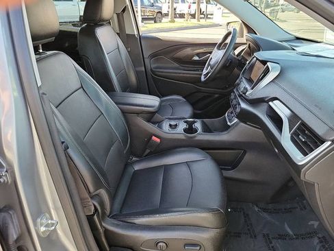 Used 2023 GMC Terrain SLT w/ Infotainment Package II image 19