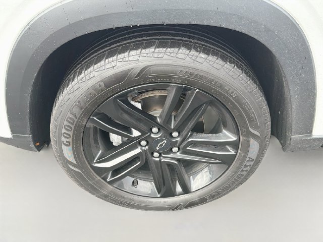 Used 2025 Chevrolet Trax ACTIV w/ Sunroof Package FWD image 12