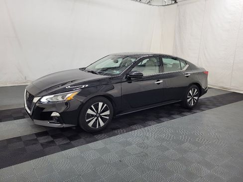 Used 2020 Nissan Altima 2.5 SV FWD image 2