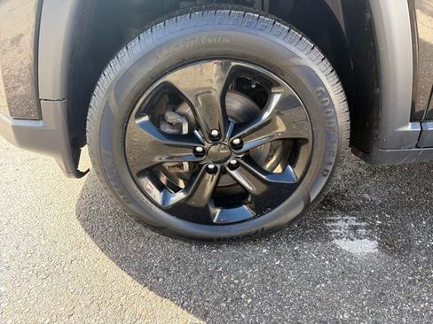 Used 2018 Jeep Compass Latitude w/ Popular Equipment Group image 31