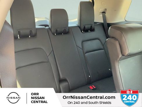 Used 2025 Nissan Pathfinder SL FWD image 13