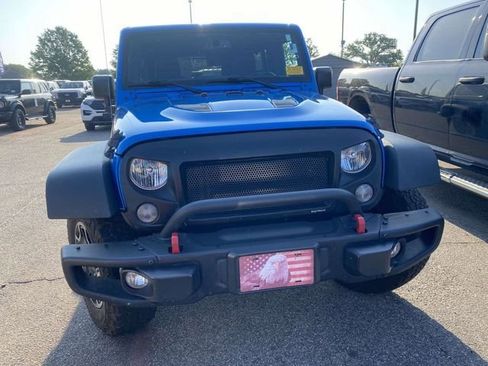Used 2016 Jeep Wrangler Unlimited Rubicon AWD/4WD image 2