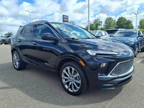 Used 2024 Buick Encore GX Avenir w/ Avenir Convenience Package AWD/4WD image 3
