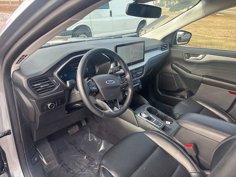 Used 2023 Ford Escape Platinum image 17