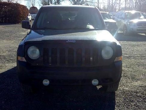 Used 2011 Jeep Patriot Latitude image 2