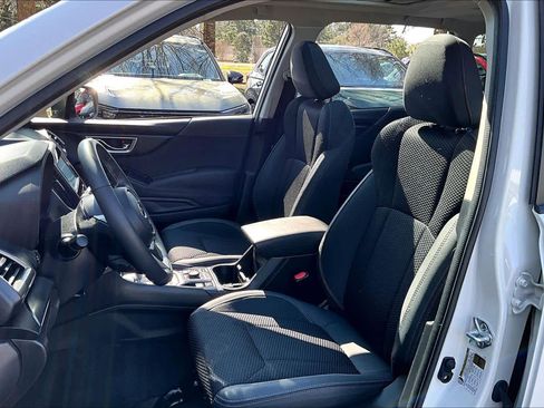 Used 2023 Subaru Forester Premium w/ Popular Package #3 image 8