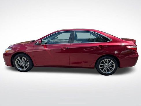 Used 2017 Toyota Camry SE FWD image 2