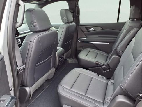 New 2026 Chevrolet Traverse LT w/ Sun and Wheel Package image 17