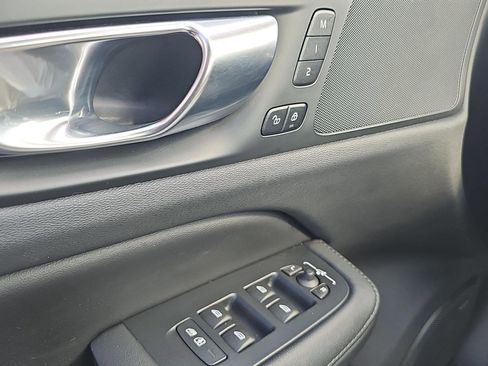 Used 2025 Volvo V60 B5 Cross Country Plus image 23