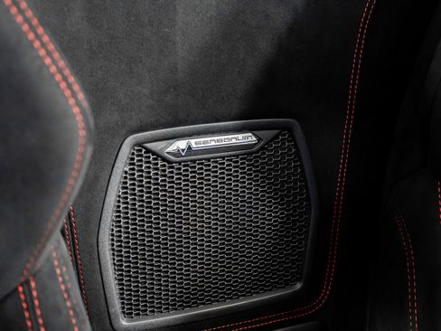 Used 2018 Lamborghini Huracan Performante image 37