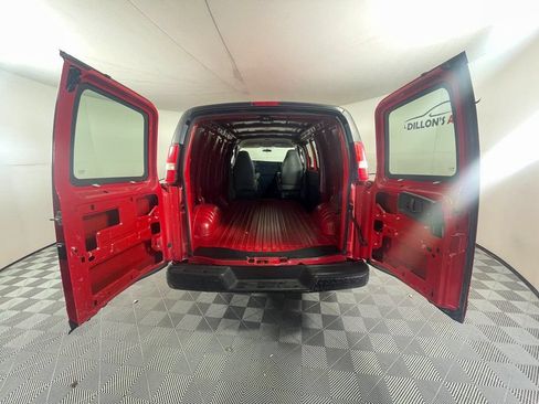 Used 2009 Chevrolet Express 1500 RWD image 6