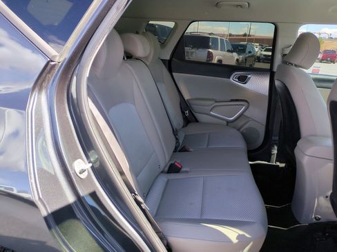 Used 2021 Kia Soul LX image 28