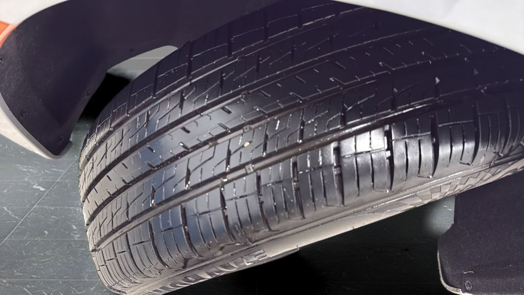 Used 2024 Chrysler Pacifica Touring-L FWD image 30