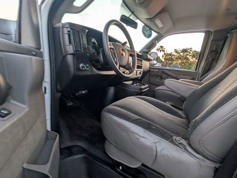 Used 2021 Chevrolet Express 2500 w/ Driver Convenience Package RWD image 6