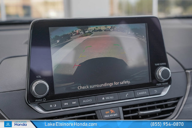 Used 2024 Nissan Altima 2.5 SV FWD image 25