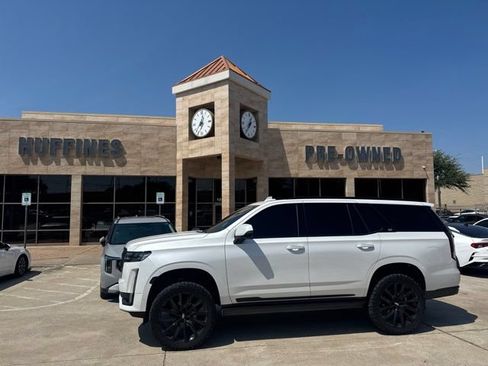 Used 2021 Cadillac Escalade Sport Platinum w/ LPO, ONYX Package AWD/4WD image 2