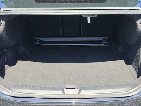 Used 2025 Mercedes-Benz E 350 4MATIC Sedan image 33