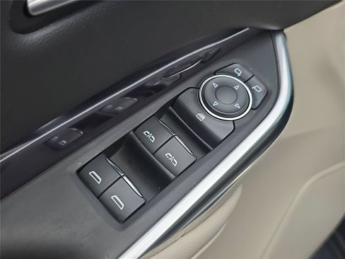 Used 2023 Cadillac XT4 Luxury FWD image 19