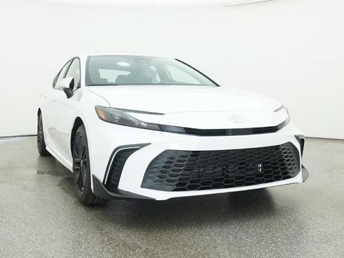 Used 2026 Toyota Camry SE FWD image 43