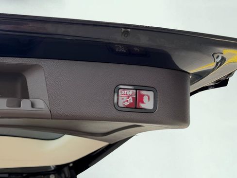 Used 2019 Mercedes-Benz GLS 550 4MATIC image 26