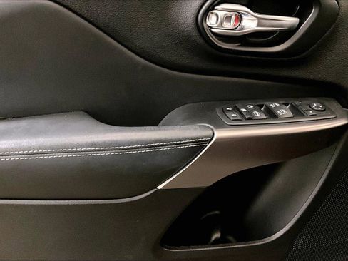 Used 2021 Jeep Cherokee Latitude Lux w/ Sun & Sound Group image 22