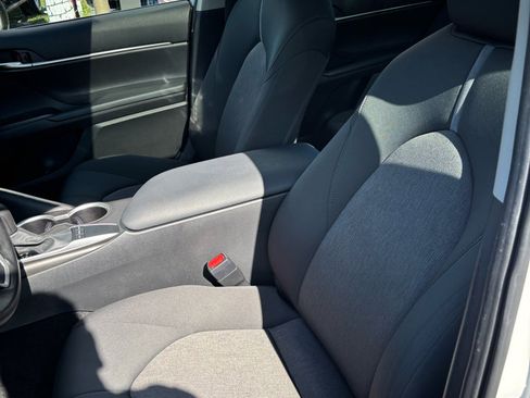 Used 2024 Toyota Camry LE image 7