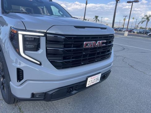 Used 2024 GMC Sierra 1500 Elevation image 10