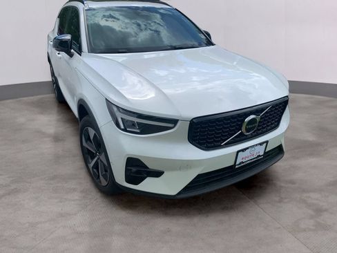 Used 2024 Volvo XC40 B5 Plus w/ Climate Package AWD/4WD image 39