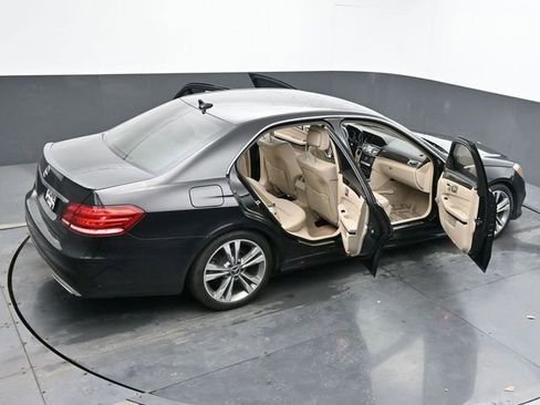 Used 2016 Mercedes-Benz E 350 4MATIC Sedan image 62