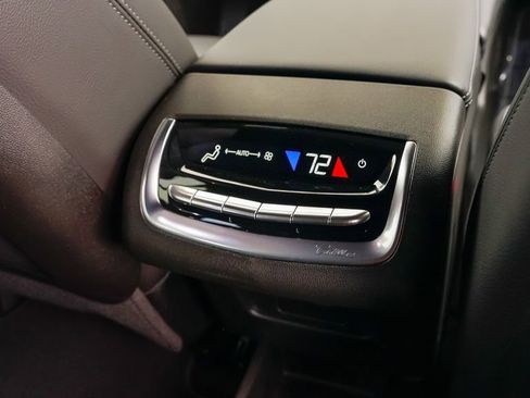 Certified 2025 Cadillac XT6 Luxury image 18