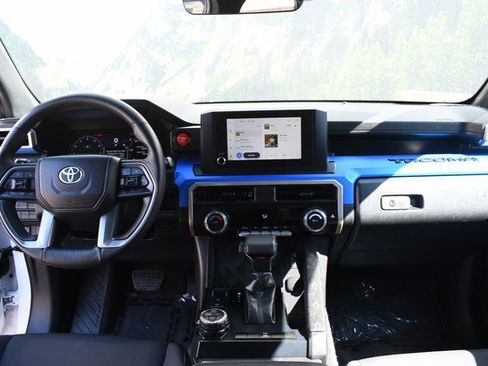 Certified 2025 Toyota Tacoma TRD Off-Road image 18